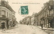 27 Eure / CPA FRANCE 27 "Etrépagny, grande rue au carrefour de la Mairie"