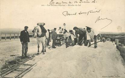 CPA FRANCE 83 "les Salins d'Hyères, la récolte du Sel"