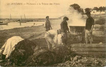 CPA FRANCE 83 "Hyères, Pêcheurs à la Teinte des Filets"