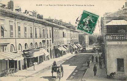 CPA FRANCE 30 "Alais / Alès, rue de l'hôtel de ville et avenue de la gare"