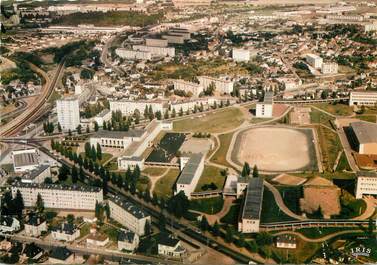 / CPSM FRANCE 27 "Evreux, en avion sur le lycée" / STADE