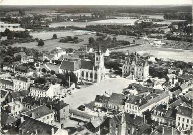 / CPSM FRANCE 27 "Bourg Achard, place de l'hôtel de ville et l'église"