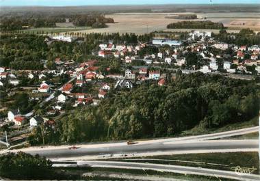 / CPSM FRANCE 77 "Tournan en Brie, vue générale aérienne et le quartier du plateau"