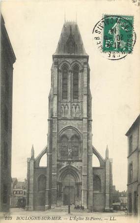 / CPA FRANCE 62 "Boulogne sur Mer, l'église Saint Pierre"