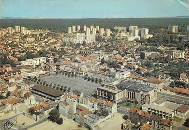 / CPSM FRANCE 78 "Poissy, la mairie et la place de la République"