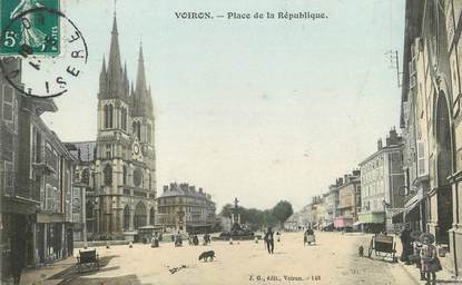 / CPA FRANCE 38 "Voiron, place de la république"