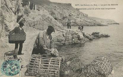 CPA FRANCE 29 "La Pointe du Raz, le port de Bestrée, préparatifs pour la pêche aux langoustes"
