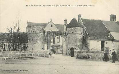 / CPA FRANCE 60 "Saint Jean aux Bois, la vieille porte fortifiée"