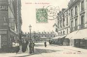 10 Aube / CPA FRANCE 10 "Troyes, rue de la république"