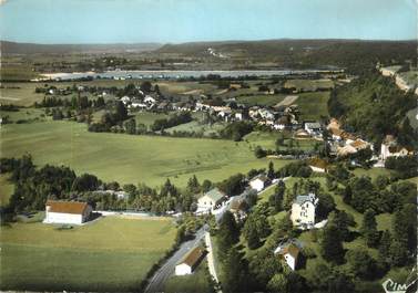 / CPSM FRANCE 39 "Doucier, vue générale et le lac de Chalain"