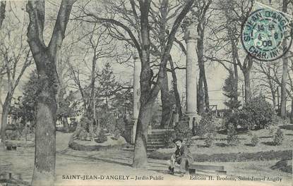 / CPA FRANCE 17 "Saint Jean d'Angély, jardin public"