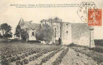 / CPA FRANCE 86 "Roiffé, vestiges du châtelet d'entrée de l'ancien château Féodal"