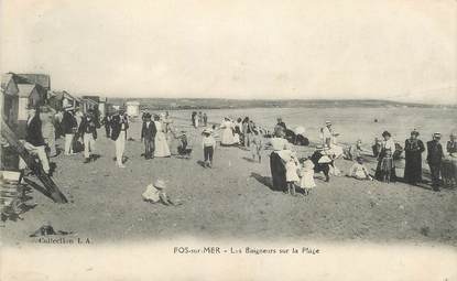 CPA FRANCE 13 "Fos sur Mer, les baigneurs sur la plage"