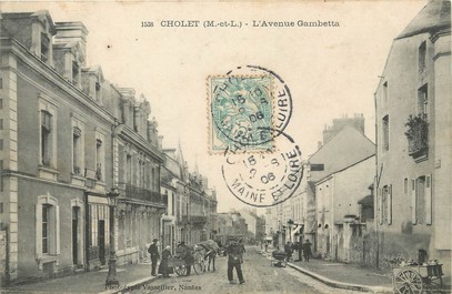 / CPA FRANCE 49 "Cholet, l'avenue Gambetta"