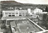 47 Lot Et Garonne / CPSM FRANCE 47 "Castelmoron, le groupe scolaire et le stade"