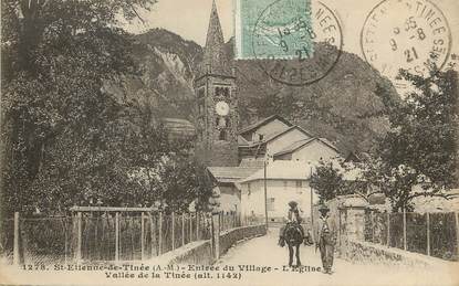 / CPA FRANCE 06 "Saint Etienne de Tinée, entrée du village, l'église"