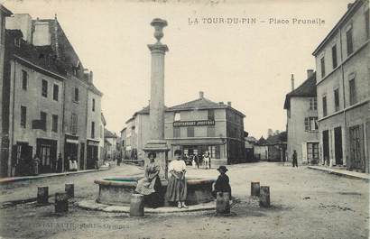 / CPA FRANCE 38 "La Tour du Pin, place Prunelle"
