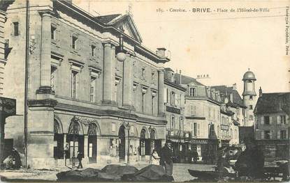 CPA FRANCE 19 "Brive, place de l'Hotel de Ville"