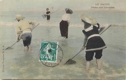 / CPA FRANCE 76 "Le Havre, pêche aux crevettes"