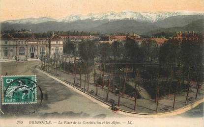 / CPA FRANCE 38 "Grenoble, la place de la constitution et les Alpes"