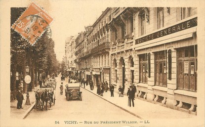/ CPA FRANCE 03 "Vichy, Rue du président Wilson"
