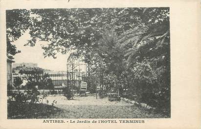 / CPA FRANCE 06 "Antibes, le jardin de l'hôtel Terminus"