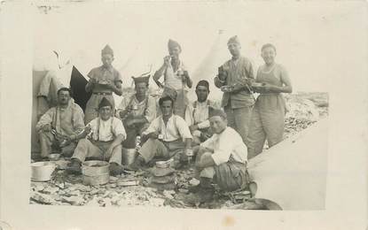  CARTE PHOTO  CHASSEUR  ALPIN / le repas