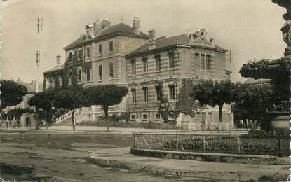 / CPSM FRANCE 01 "Bourg, institut Carriat"