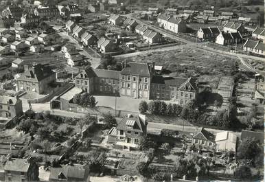 / CPSM FRANCE 14 "Conde sur Noireau, le collège et la cité Dumont D'Urville"