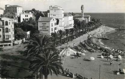 / CPSM FRANCE 83 "Saint Raphaël, le bld Félix Martin et la plage"