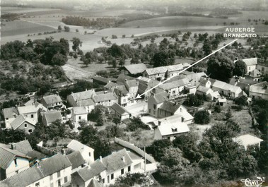 / CPSM FRANCE 95 "Nerville la Forêt, vue générale aérienne et l'auberge Brancato"