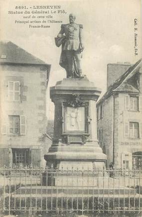 CPA FRANCE 29 "Lesneven, statue du Gal le Flô" / STATUE