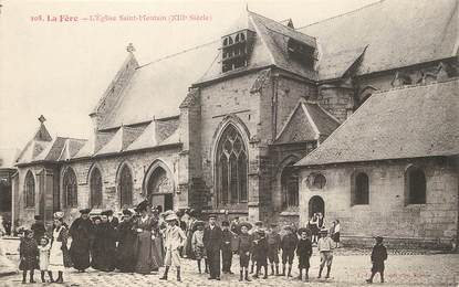 / CPA FRANCE 02 "La Fère, l'église Saint Montain"