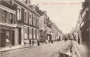 02 Aisne / CPA FRANCE 02 "La Fère, la rue de la République"