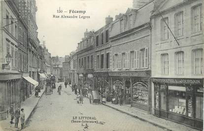 / CPA FRANCE 76 " Fécamp, rue Alexandre Legros"