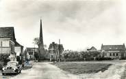 76 Seine Maritime / CPSM FRANCE 76 "La Feuillie, la place verte"