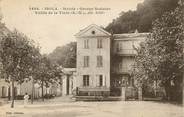 06 Alpe Maritime / CPA FRANCE 06 "isola, mairie, groupe scolaire"