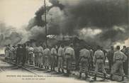 93 Seine Saint Deni / CPA FRANCE 93 "Incendie des Magasins du Nord à Saint Ouen, la chaine par les soldats " / POMPIER