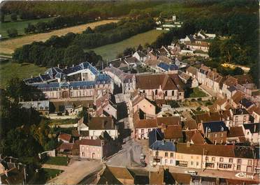 / CPSM FRANCE 28 "La Ferté Vidame, vue aérienne, château Saint Simon et l'église"