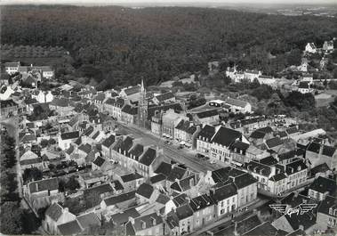 / CPSM FRANCE 29  "Le Huelgoat, place Aristde Briand"