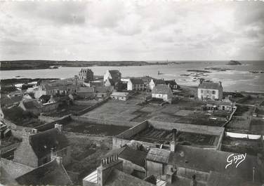 / CPSM FRANCE 29 "Ouessant, la baie de Lampaul, vue du clocher"