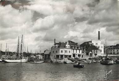 / CPSM FRANCE 29 "Concarneau, passage Lanriec"