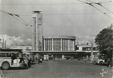 / CPSM FRANCE 29 "Brest, la gare et sa tour horloge"