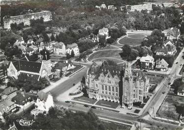 / CPSM FRANCE 62 "Le Touquet Paris Plage, l'hôtel de ville et l'église"