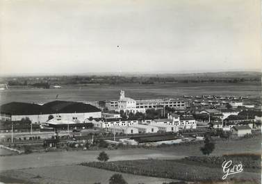 / CPSM FRANCE 63 "Clermont Ferrand, base aérienne d'Aulnat"