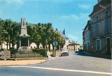 / CPSM FRANCE 86 "Couhé, Vérac, le monument  aux morts et la route de la gare"