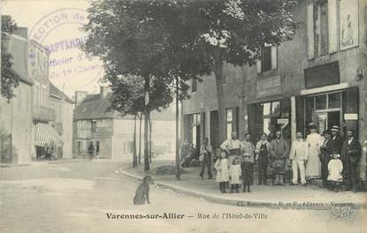 / CPA FRANCE 03 "Varennes sur Allier, rue de l'hôtel de ville"