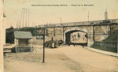 / CPA FRANCE 03 "Saint Germain des fossés, place de la mutualité"