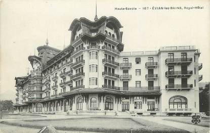 / CPA FRANCE 74 "Evian les Bains, Royal Hôtel"