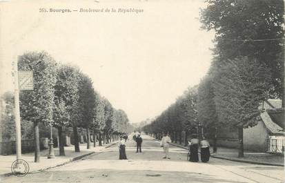 / CPA FRANCE 18 "Bourges, bld de la République"